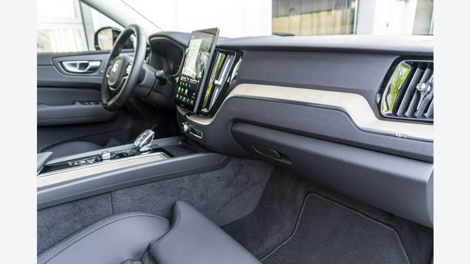 VOLVO XC60 -
