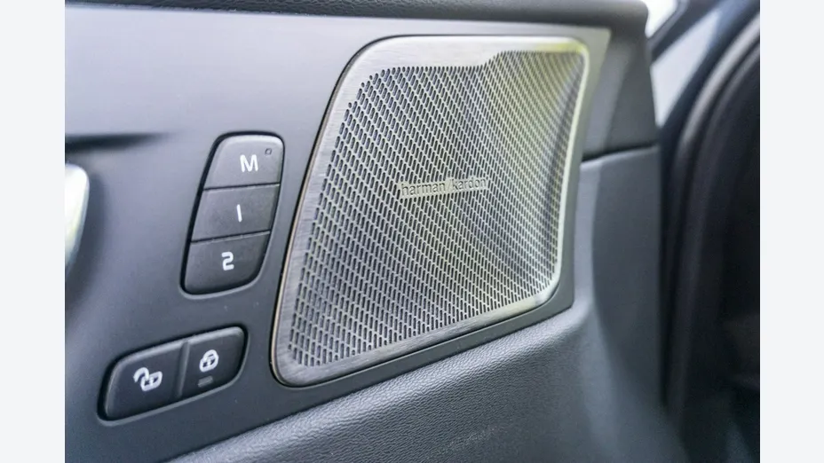 VOLVO XC60 -