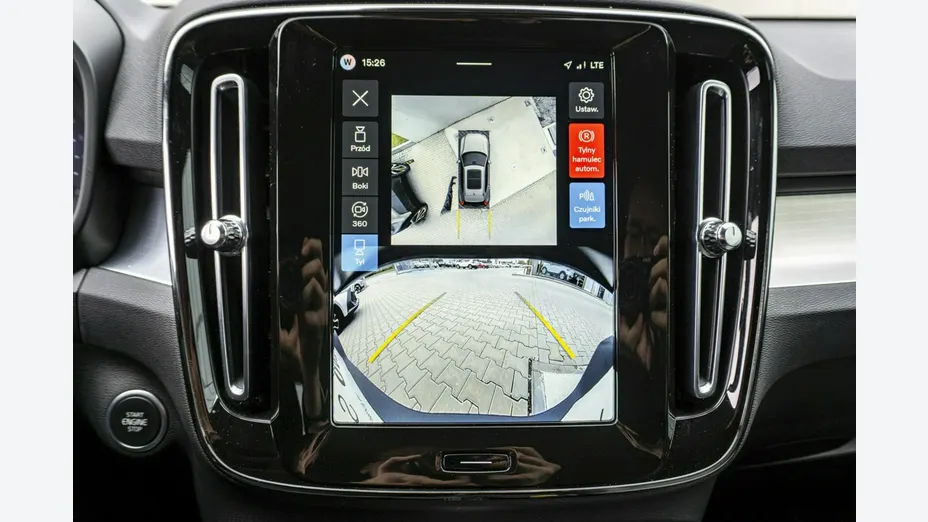 VOLVO XC40 -
