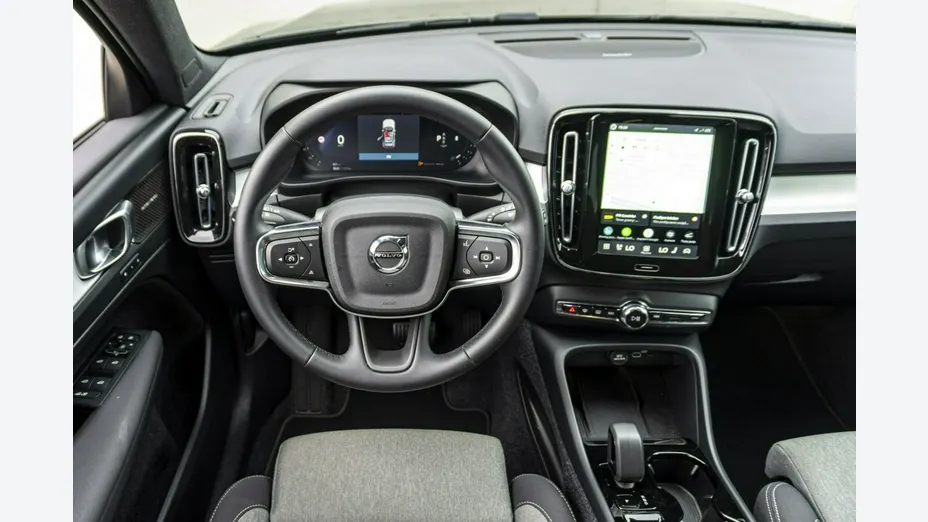 VOLVO XC40 -