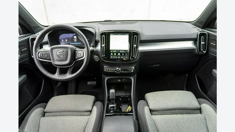 VOLVO XC40 -