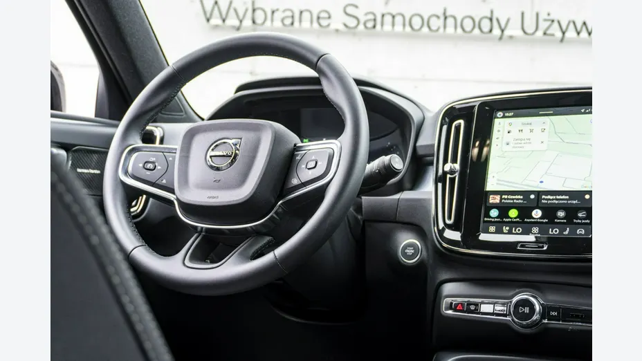 VOLVO XC40 -