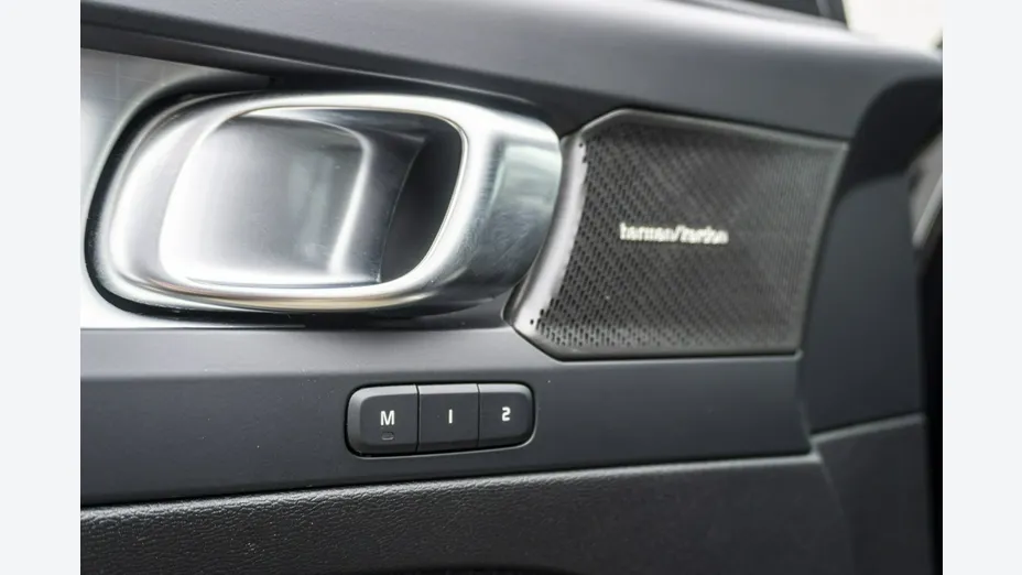 VOLVO XC40 -