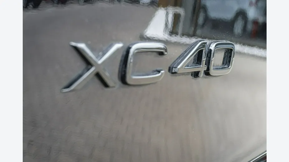 VOLVO XC40 -