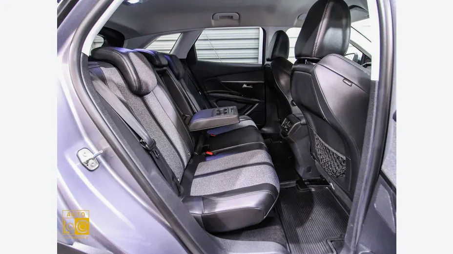 PEUGEOT 3008 -