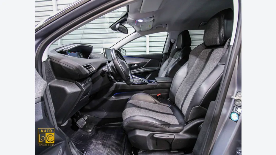 PEUGEOT 3008 -