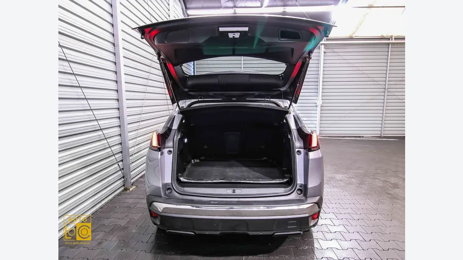 PEUGEOT 3008 -