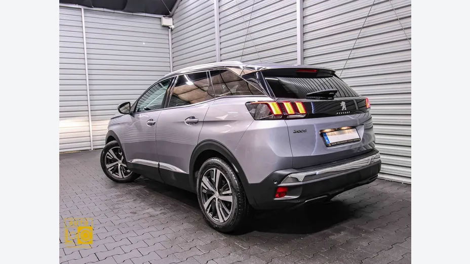 PEUGEOT 3008 -