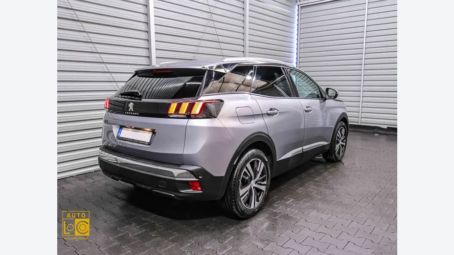 PEUGEOT 3008 -