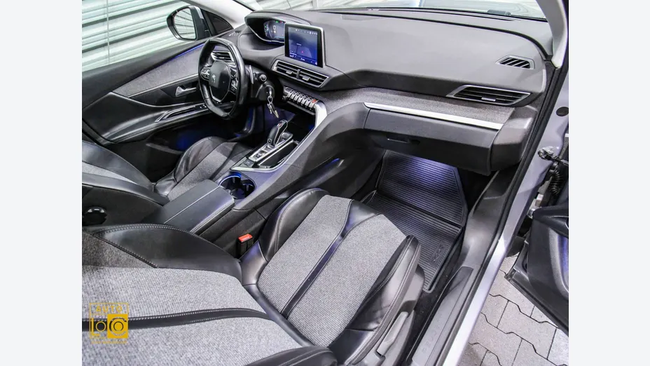 PEUGEOT 3008 -
