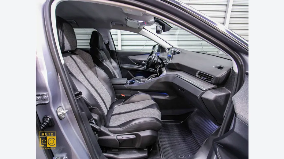 PEUGEOT 3008 -