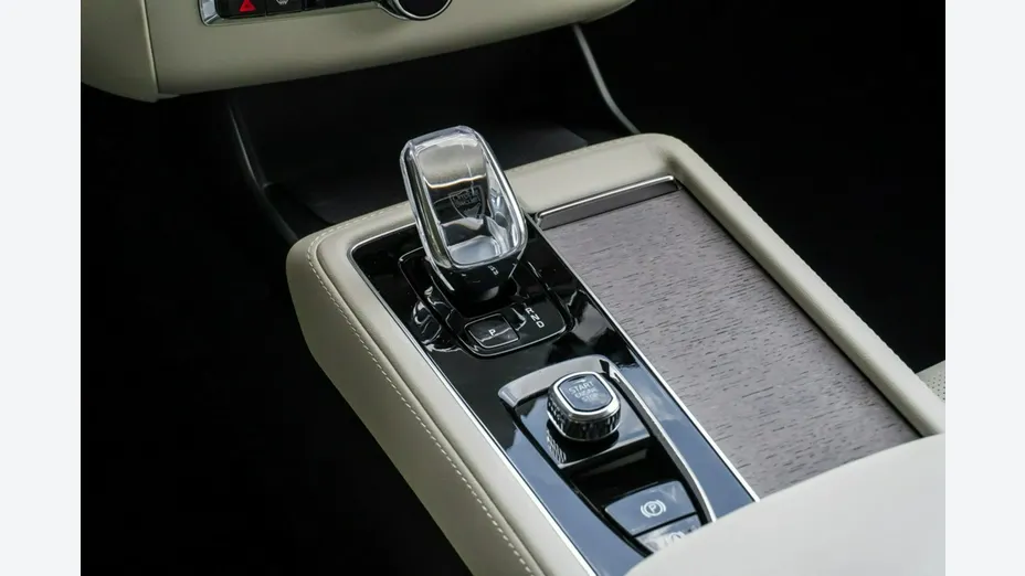 VOLVO XC90 -