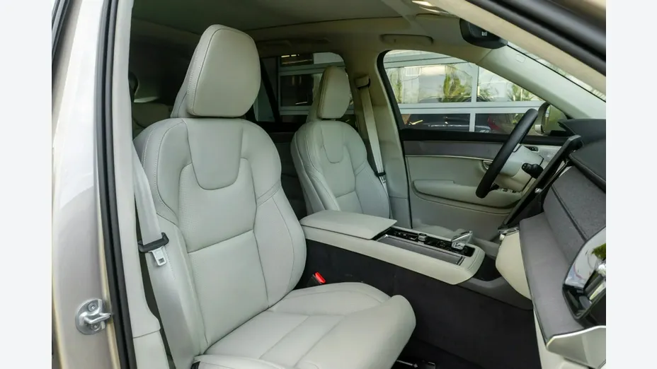 VOLVO XC90 -