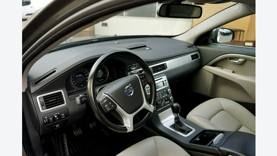 VOLVO V70 -