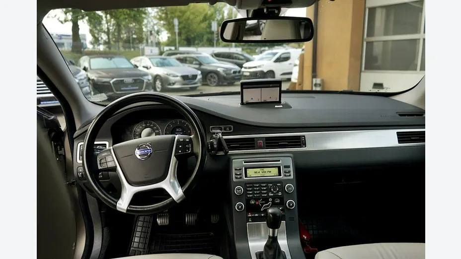 VOLVO V70 -