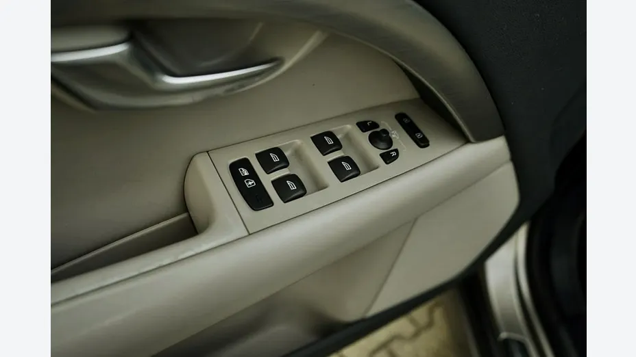 VOLVO V70 -