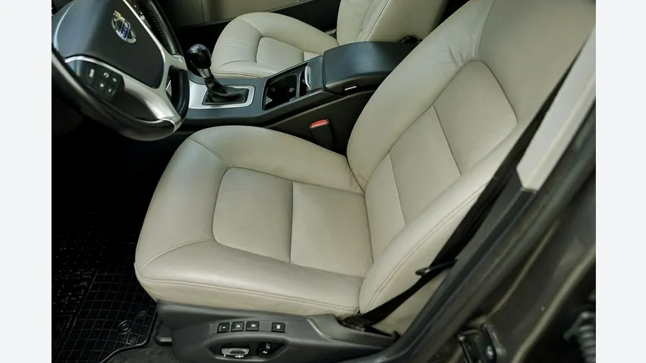 VOLVO V70 -