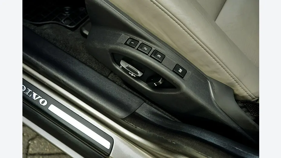 VOLVO V70 -