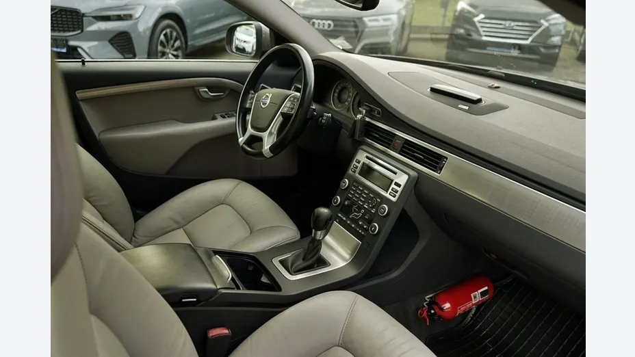 VOLVO V70 -