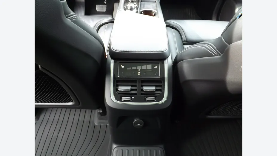 VOLVO XC90 -