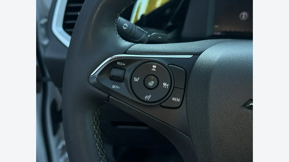 OPEL Grandland X -