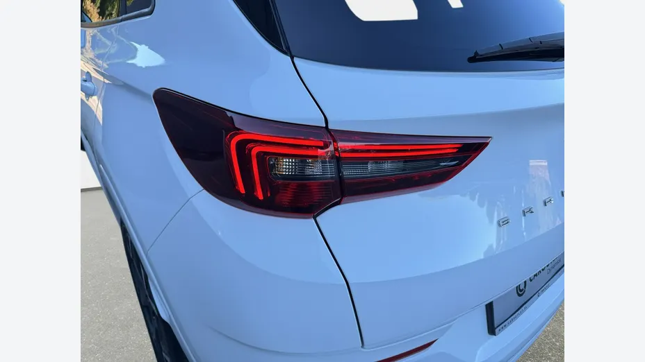 OPEL Grandland X -