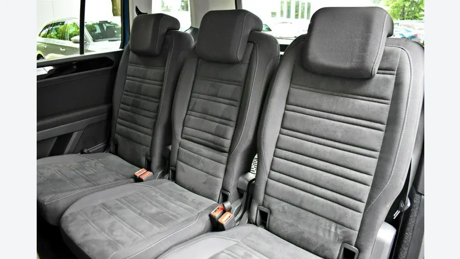 VOLKSWAGEN Touran -
