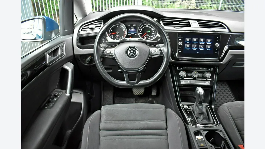 VOLKSWAGEN Touran -
