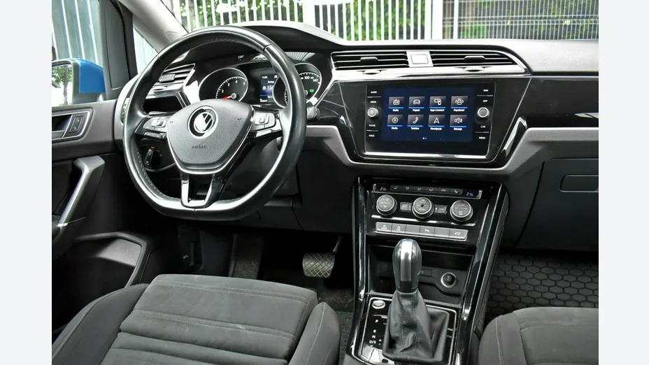 VOLKSWAGEN Touran -