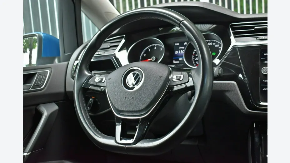 VOLKSWAGEN Touran -