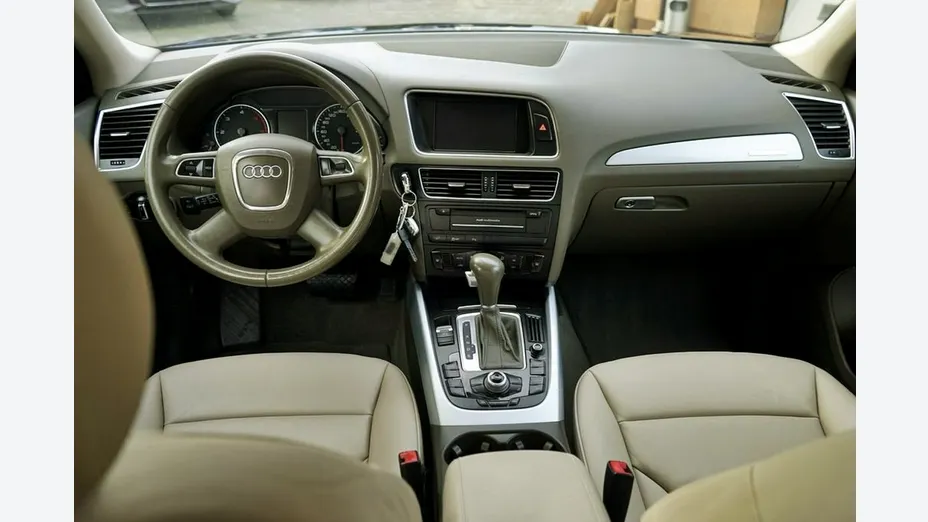 AUDI Q5 -