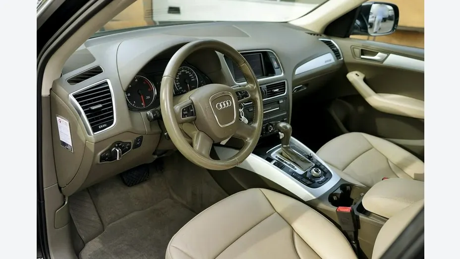 AUDI Q5 -