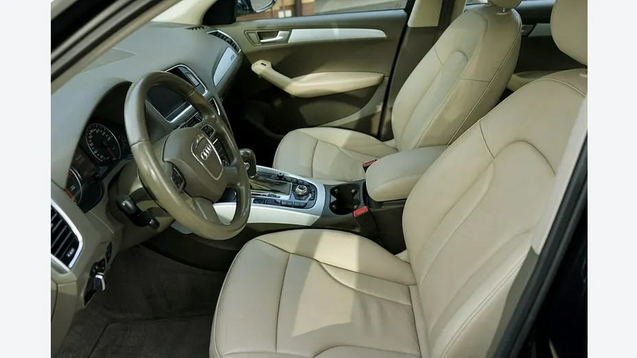 AUDI Q5 -