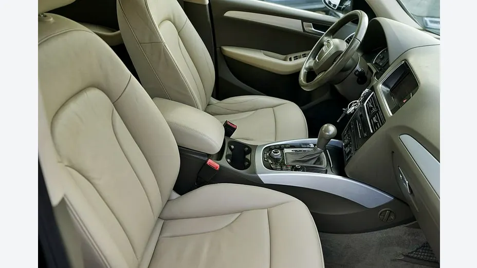 AUDI Q5 -