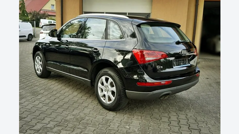 AUDI Q5 -