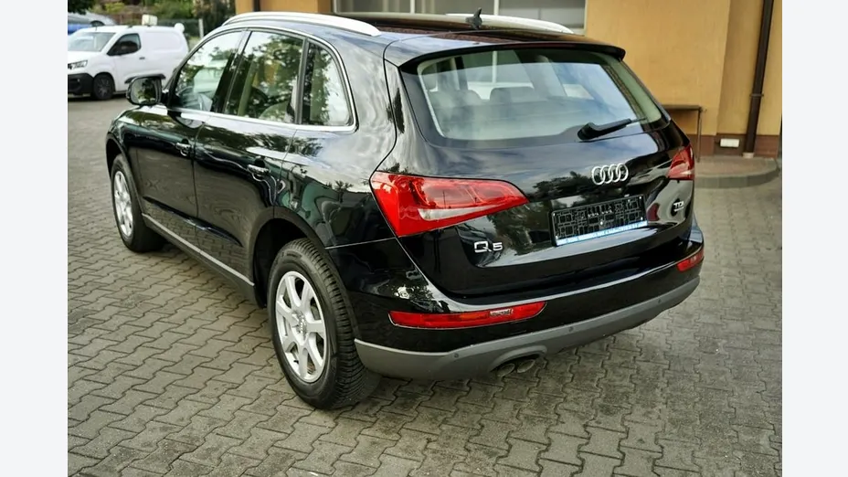 AUDI Q5 -