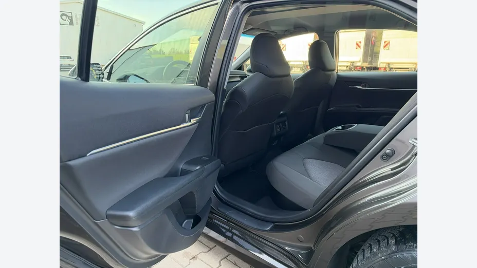 TOYOTA Camry -