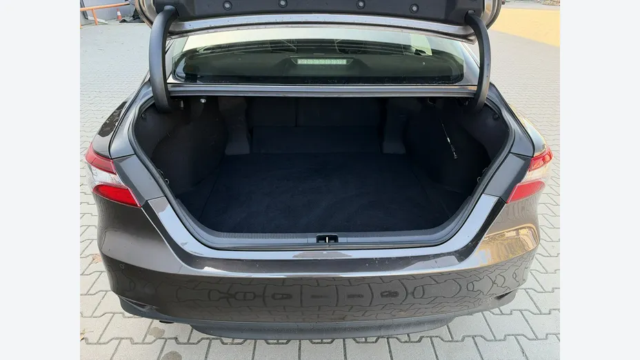 TOYOTA Camry -