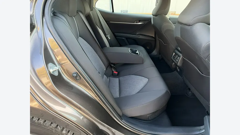 TOYOTA Camry -