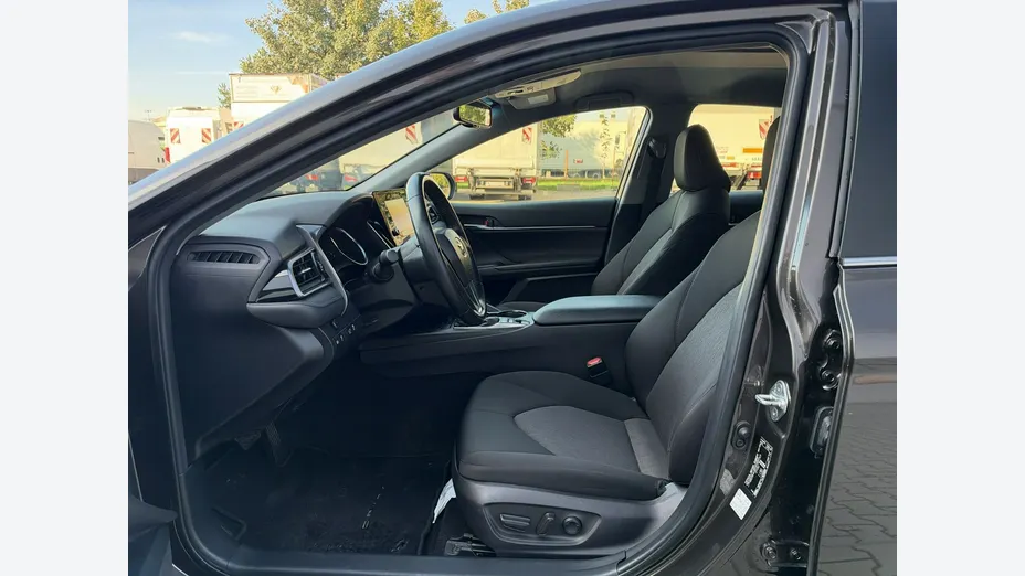 TOYOTA Camry -