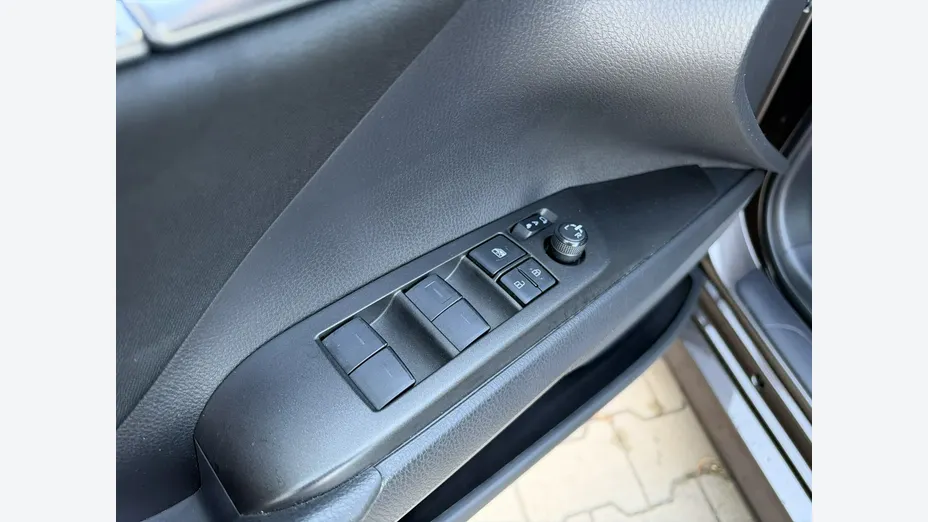 TOYOTA Camry -
