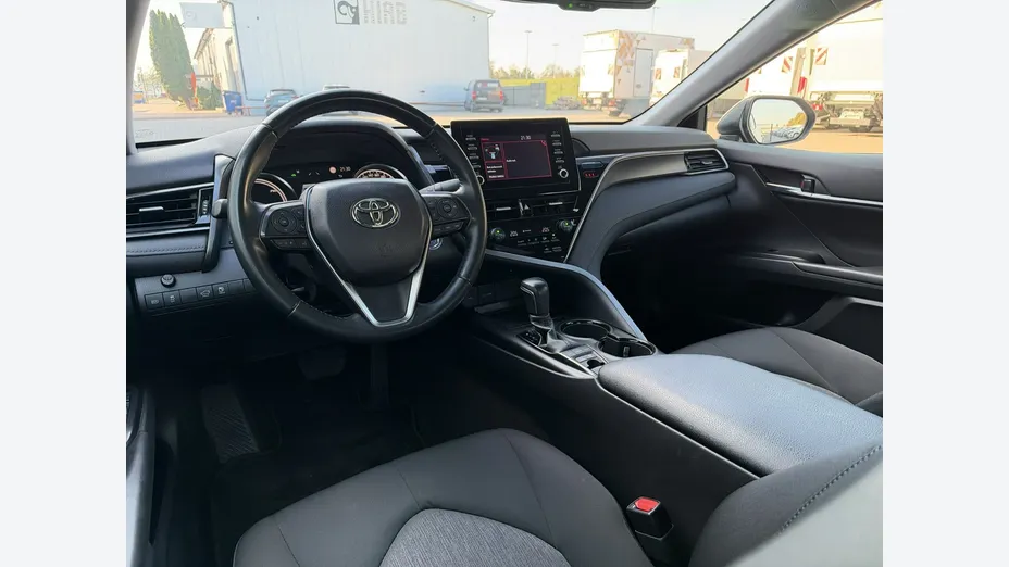 TOYOTA Camry -