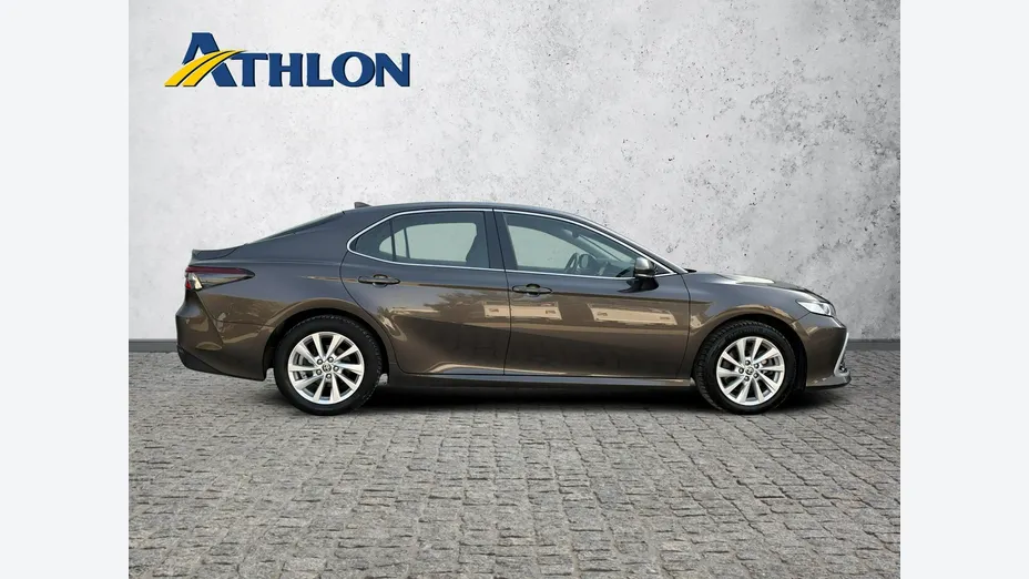 TOYOTA Camry -