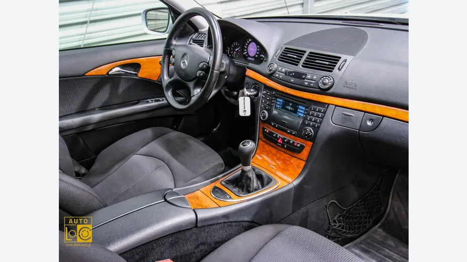 MERCEDES-BENZ E Klasa -
