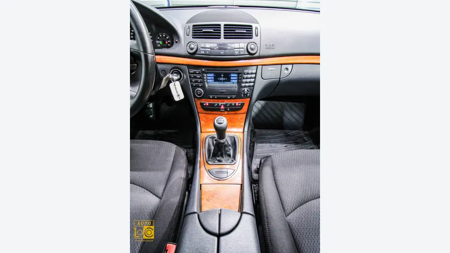 MERCEDES-BENZ E Klasa -