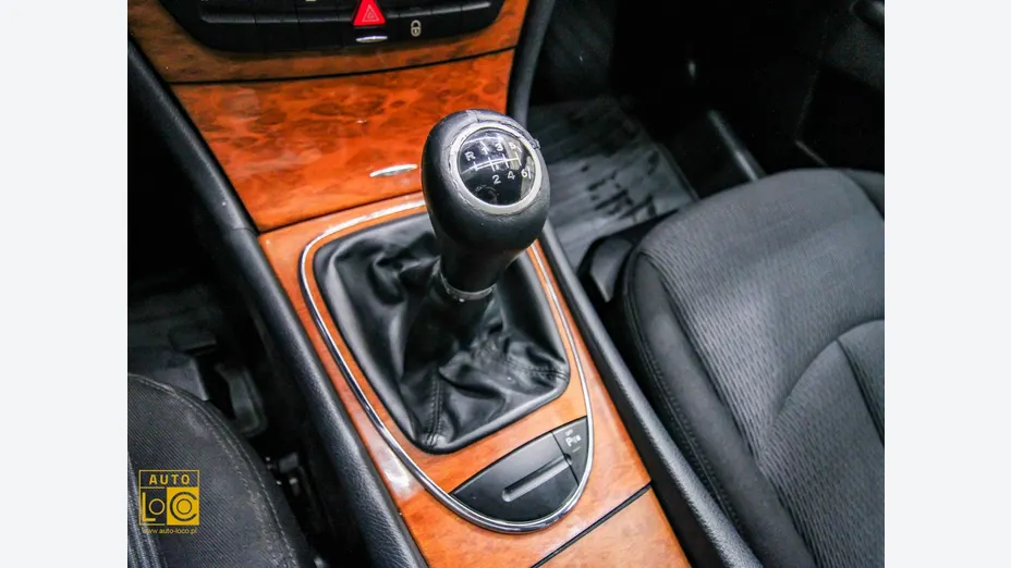 MERCEDES-BENZ E Klasa -