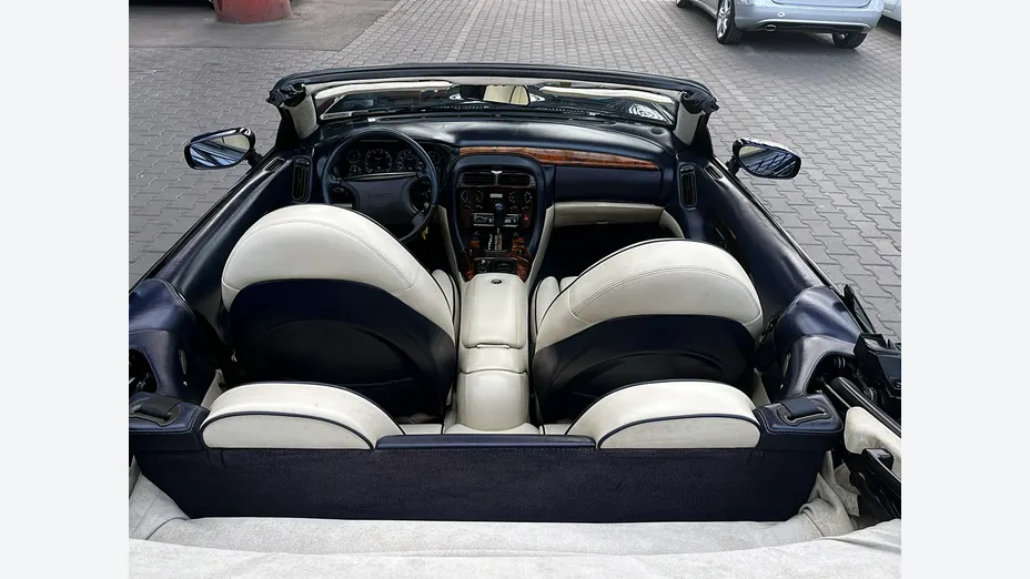 ASTON MARTIN DB7 -