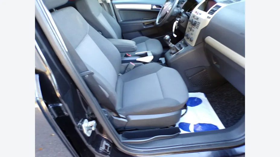 OPEL Zafira -