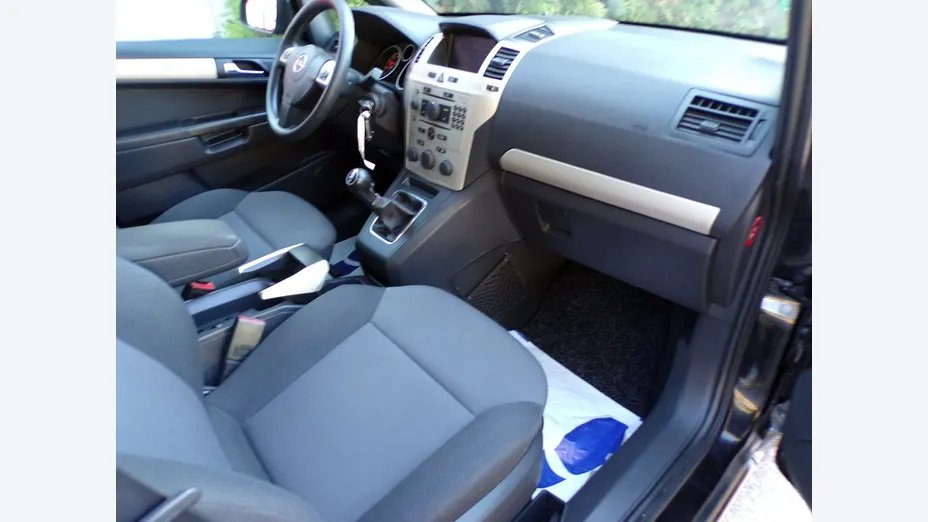 OPEL Zafira -
