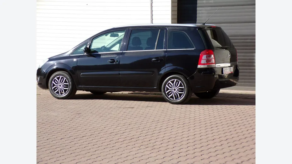 OPEL Zafira -